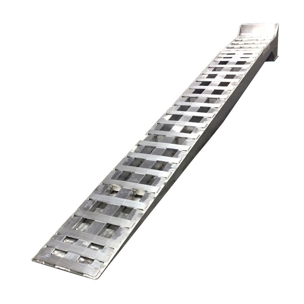 15-15-137-RISER 11-1/2' L x 15" W Heavy-Duty Aluminum Low-Profile Semi-Truck Service Ramps - 15,000 lb. per Axle - Image 1