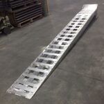 11-1/2' L x 15" W Heavy-Duty Aluminum Low-Profile Semi-Truck Service Ramps - 15,000 lb. per Axle - Image 3