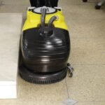 Tornado BD 14/4 Compact Scrubber – 99414, 180 RPM, 3.5/4 Gal, 13,342 sq ft/hr - Image 3