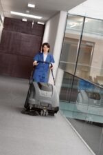 Karcher vacuum sweeper KM 75/40 W Bp - Image 3