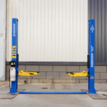 Heavy Duty Hydraulic 2 Post Car Lift | 4000kg Capacity, CE Certified Auto Hoist for Garages and Workshops - Image 4