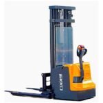 EKKO EB18E Full Powered Straddle Stacker 4000 lb Cap., 138" Height - Image 2