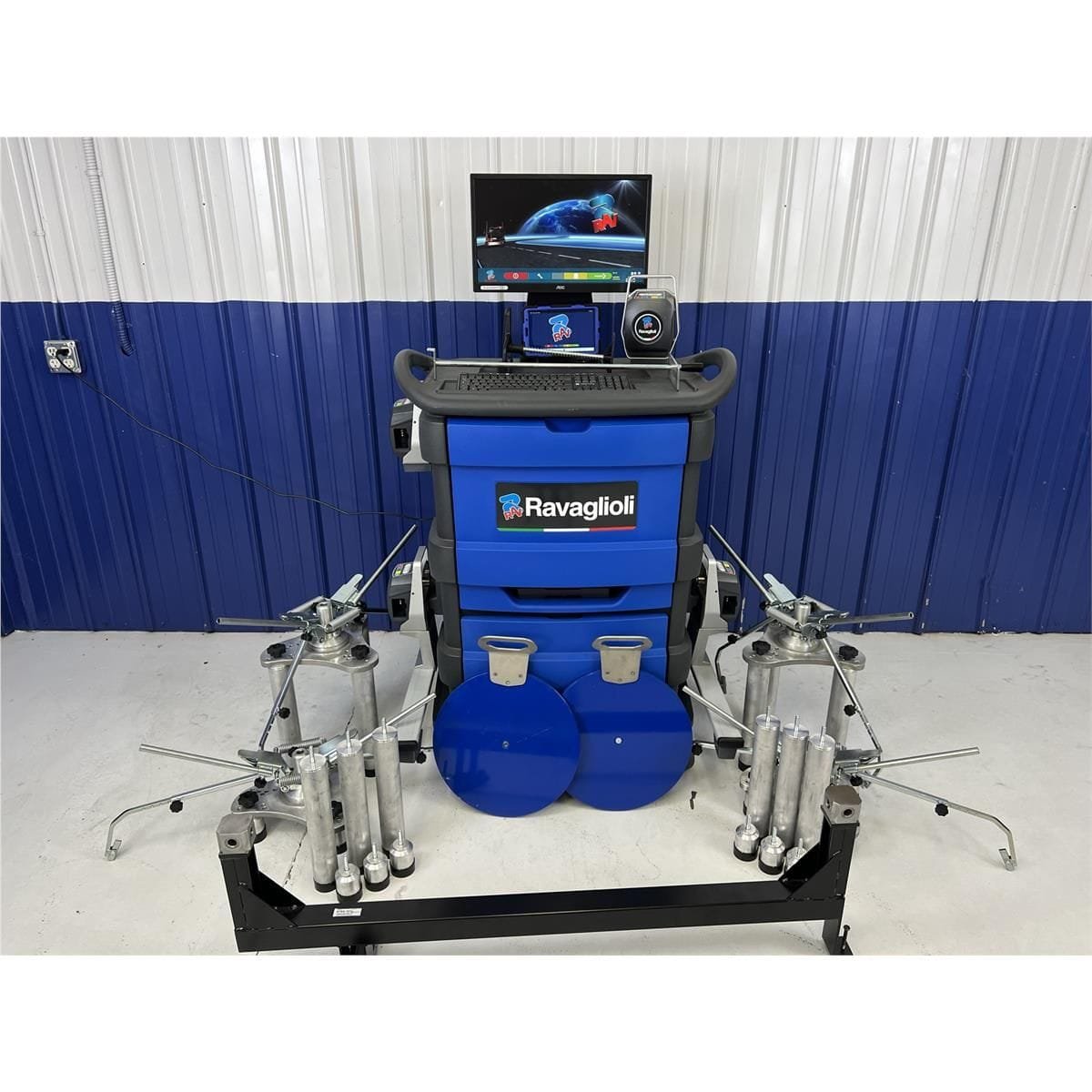 atlas-td8060na-heavy-duty-truck-alignment-system-hero Atlas TD8060NA Heavy-Duty Truck Alignment System with Ravaglioli Express Cabinet - Image 1