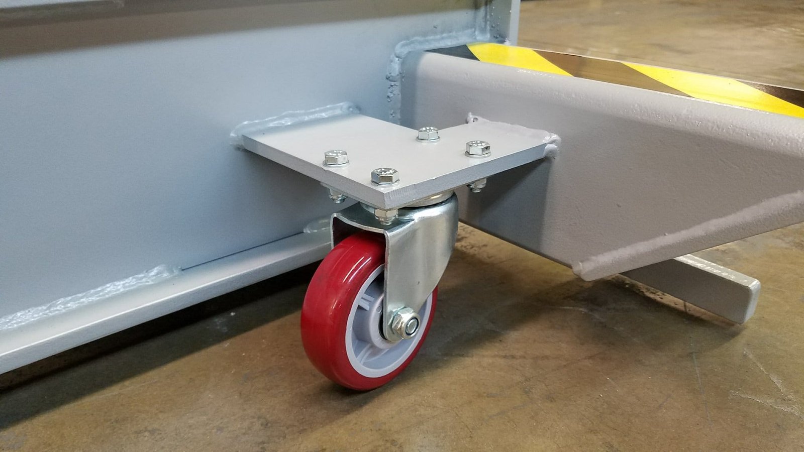 iDEAL MSC18KX-CRSBM poly caster wheel mounted on the crossbeam base for in-shop mobility